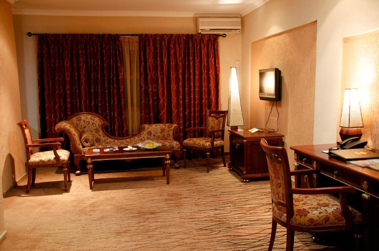 Crossroads Hotel Лилонгве Экстерьер фото